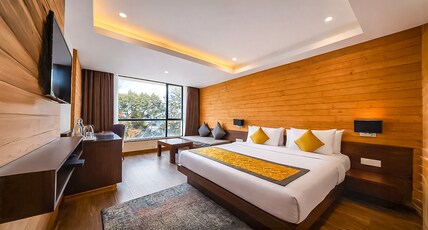 Yashshree Sanderling Mall Road Room Type - Deluxe Room