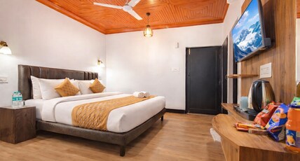 Hotel River View  Jhelum Riverside by Aura Stays Room Type - Deluxe Room