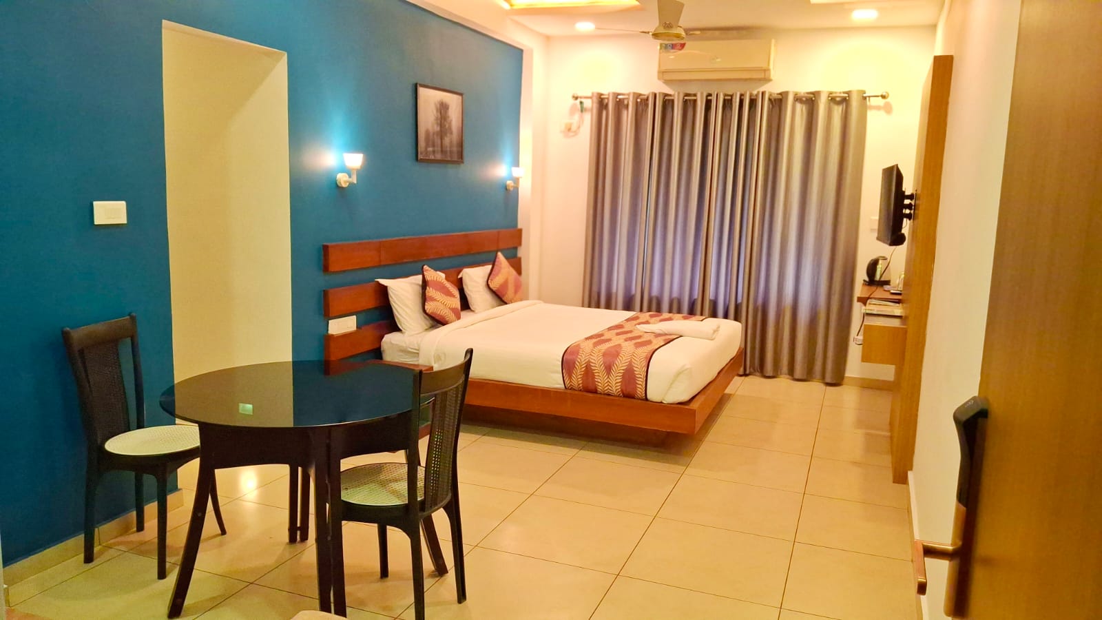 Hotel Wayanad Gate - Tap to explore photos
