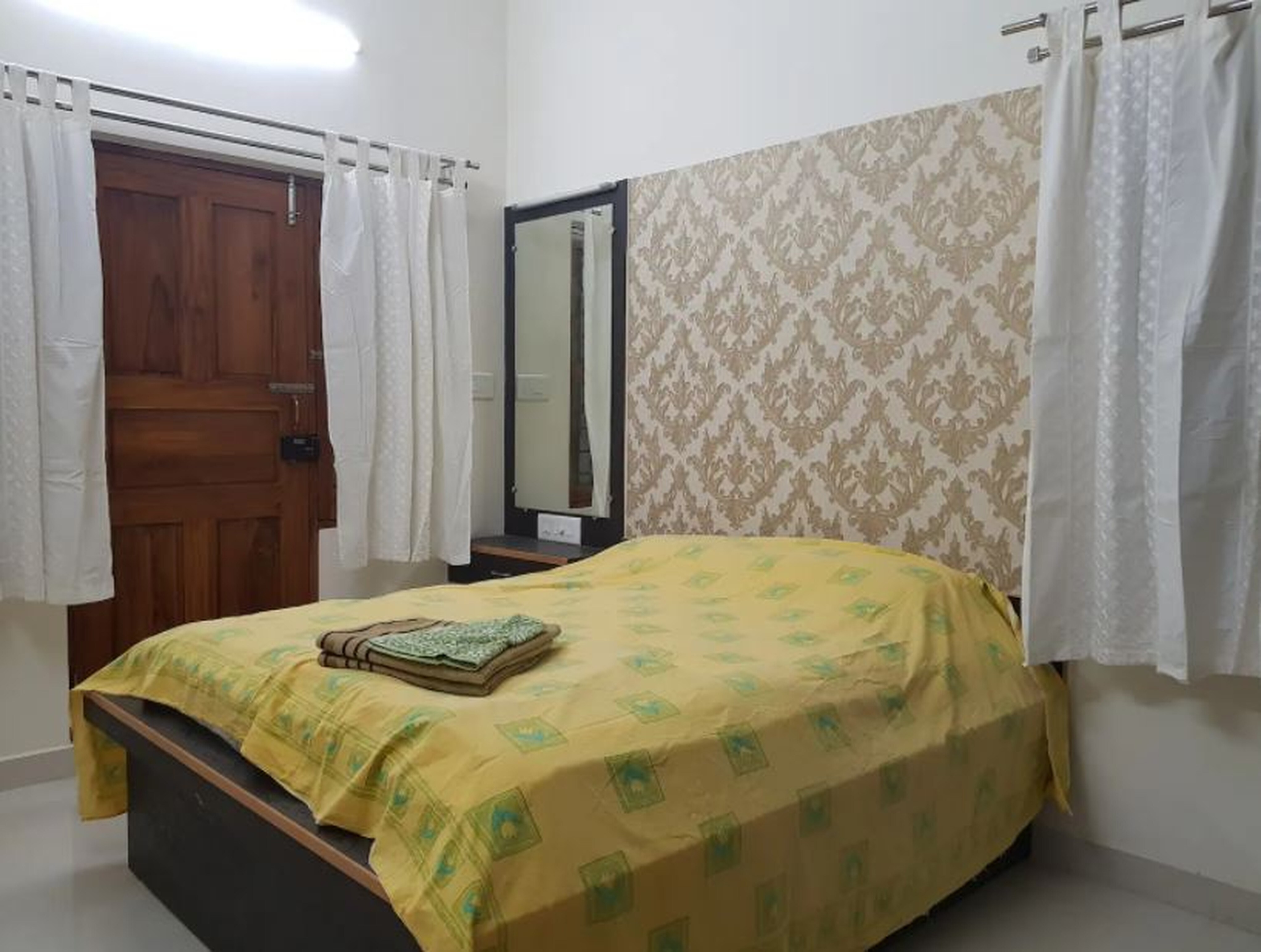 Mysore BnB 1-Serene location with a hill view. - Tap to explore photos
