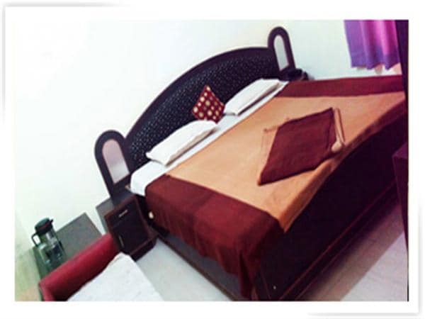 Hotel Geet International - Tap to explore photos