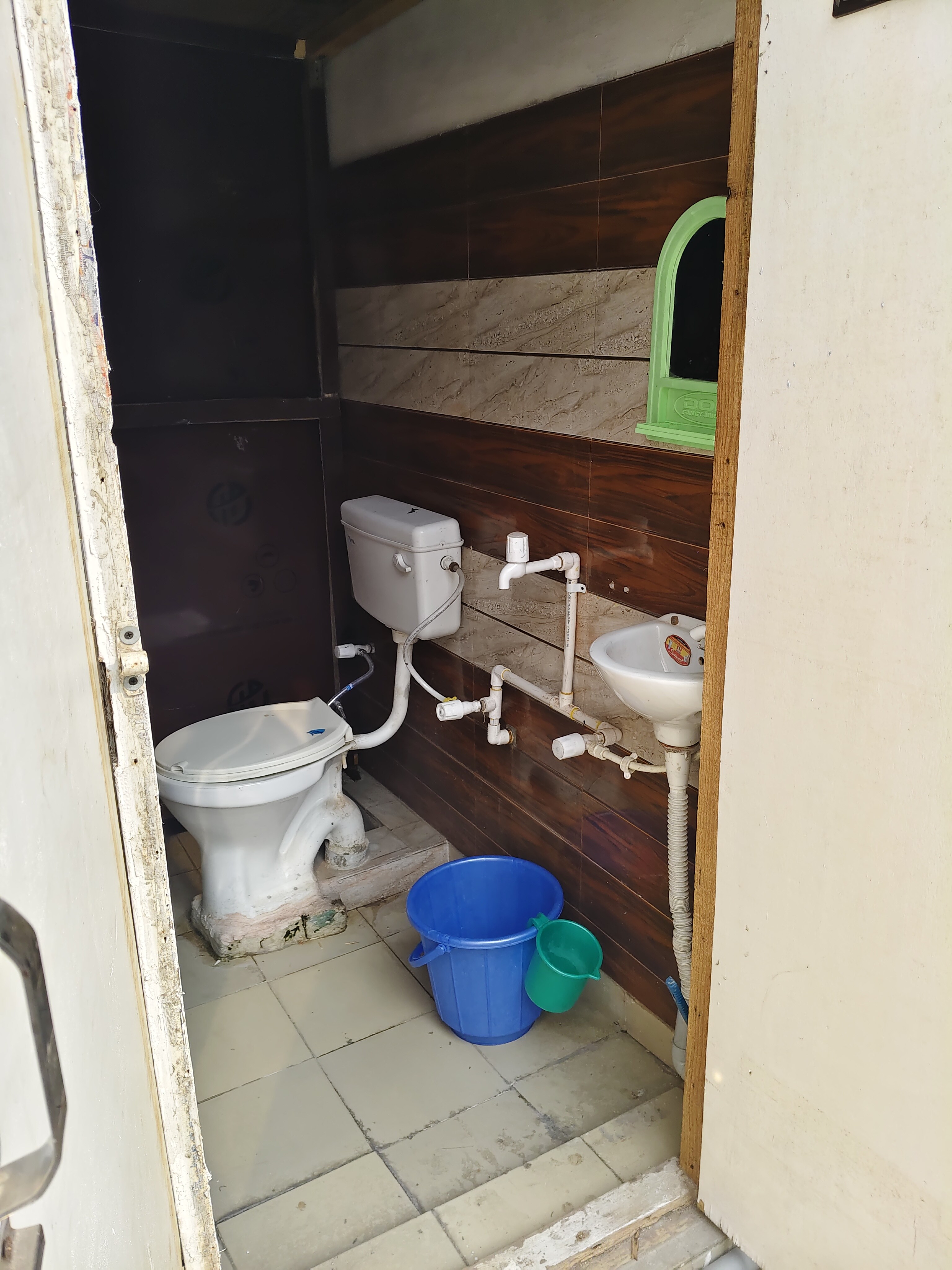 Gunkrit Residency ( Restriction Free Luxury Stay) - Tap to explore photos