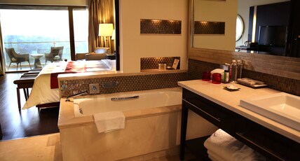 JW Marriott Bengaluru Room Type - Executive Suite with Bathtub