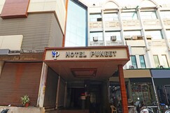 Hotel Puneet International
