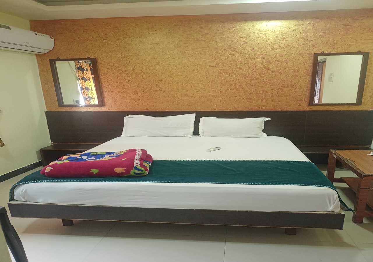 Hotel Geetanjali St Bus Stand Panvel - Tap to explore photos