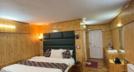 Hotel King Palace Room Type - deluxe room