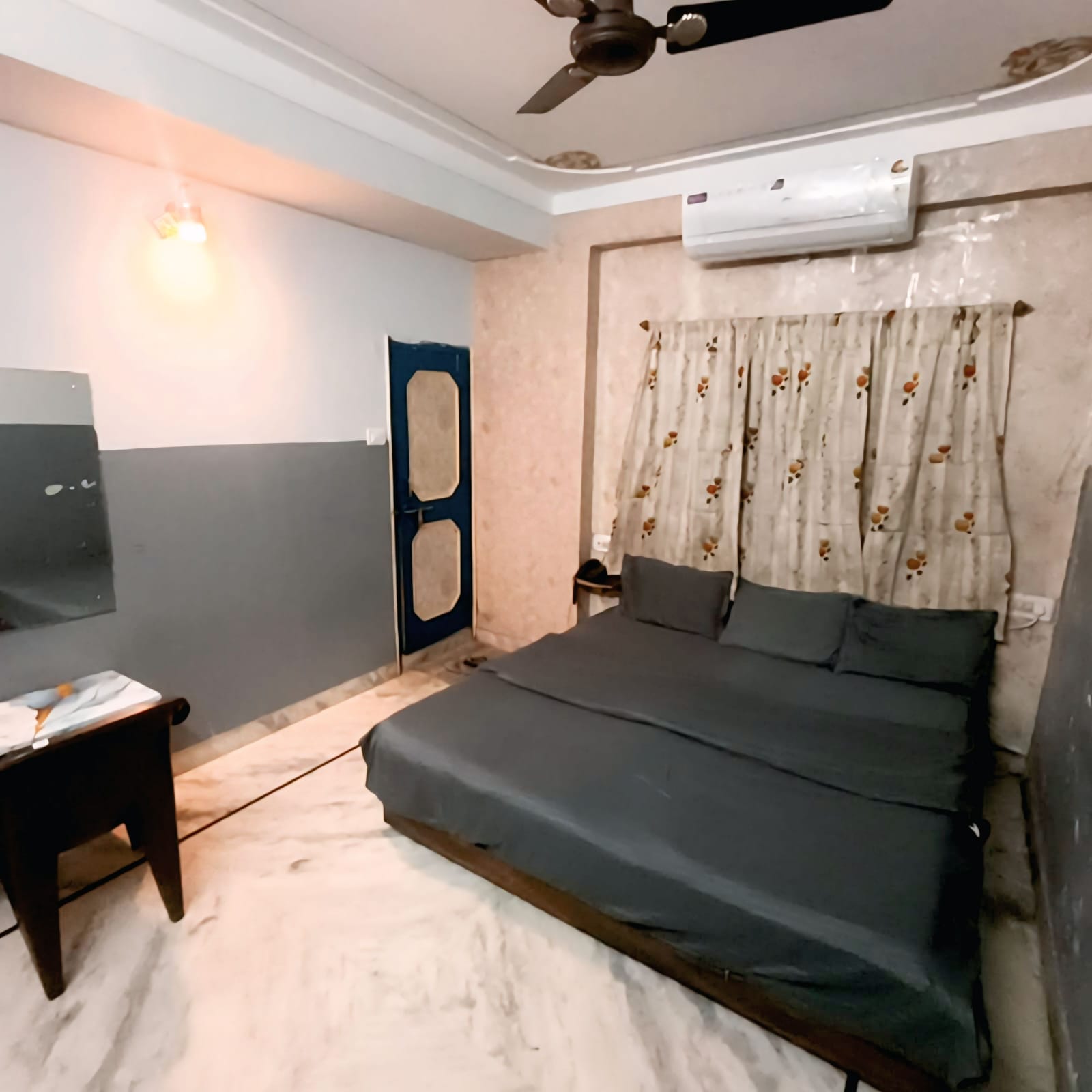 hotel kundan palace - Tap to explore photos