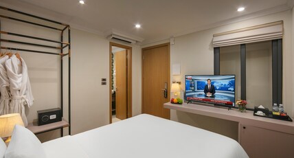 Dong Xuan Boutique Hotel Room Type - Standard Queen Bed Room with Courtyard View