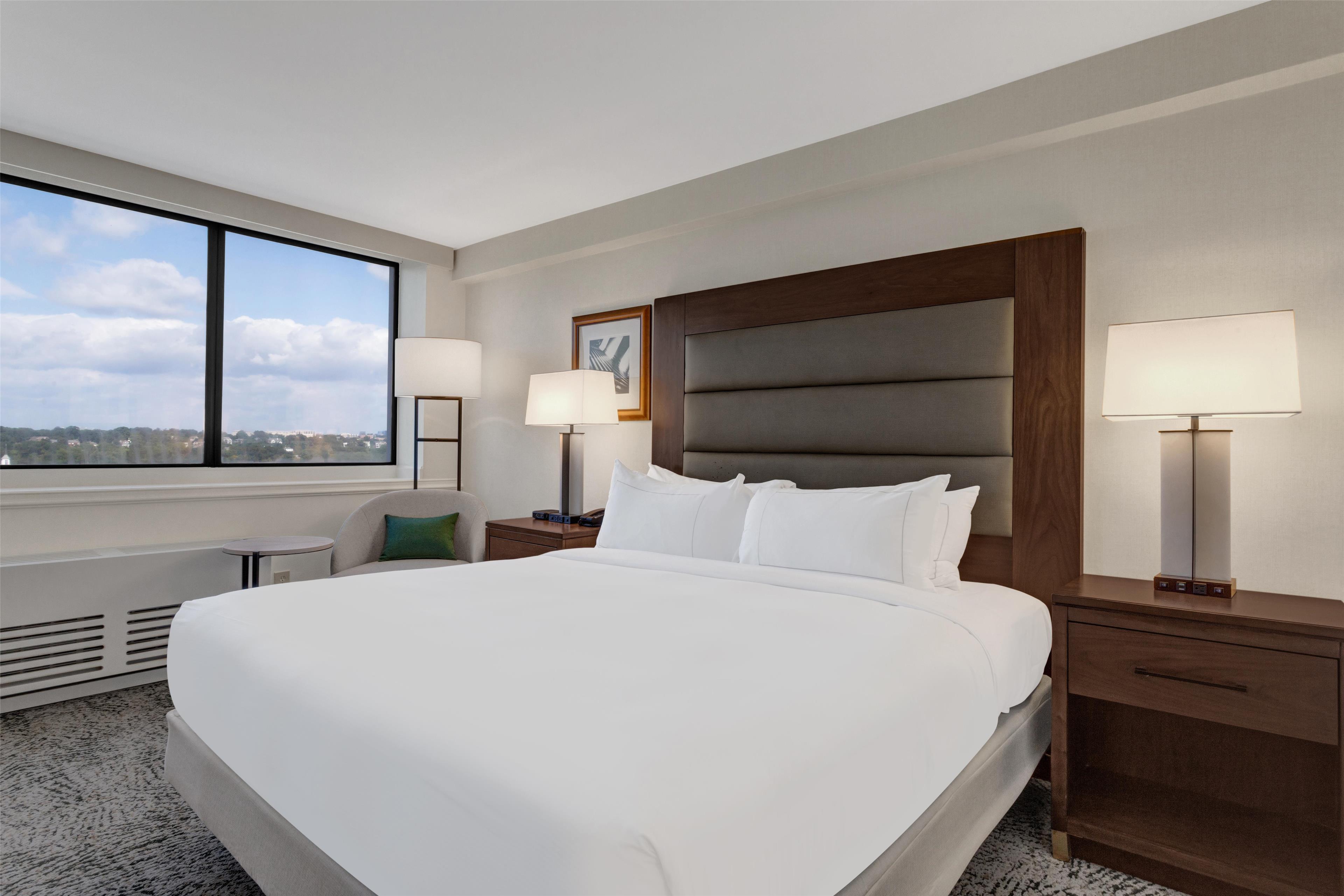 Hilton Arlington National Landing - Tap to explore photos