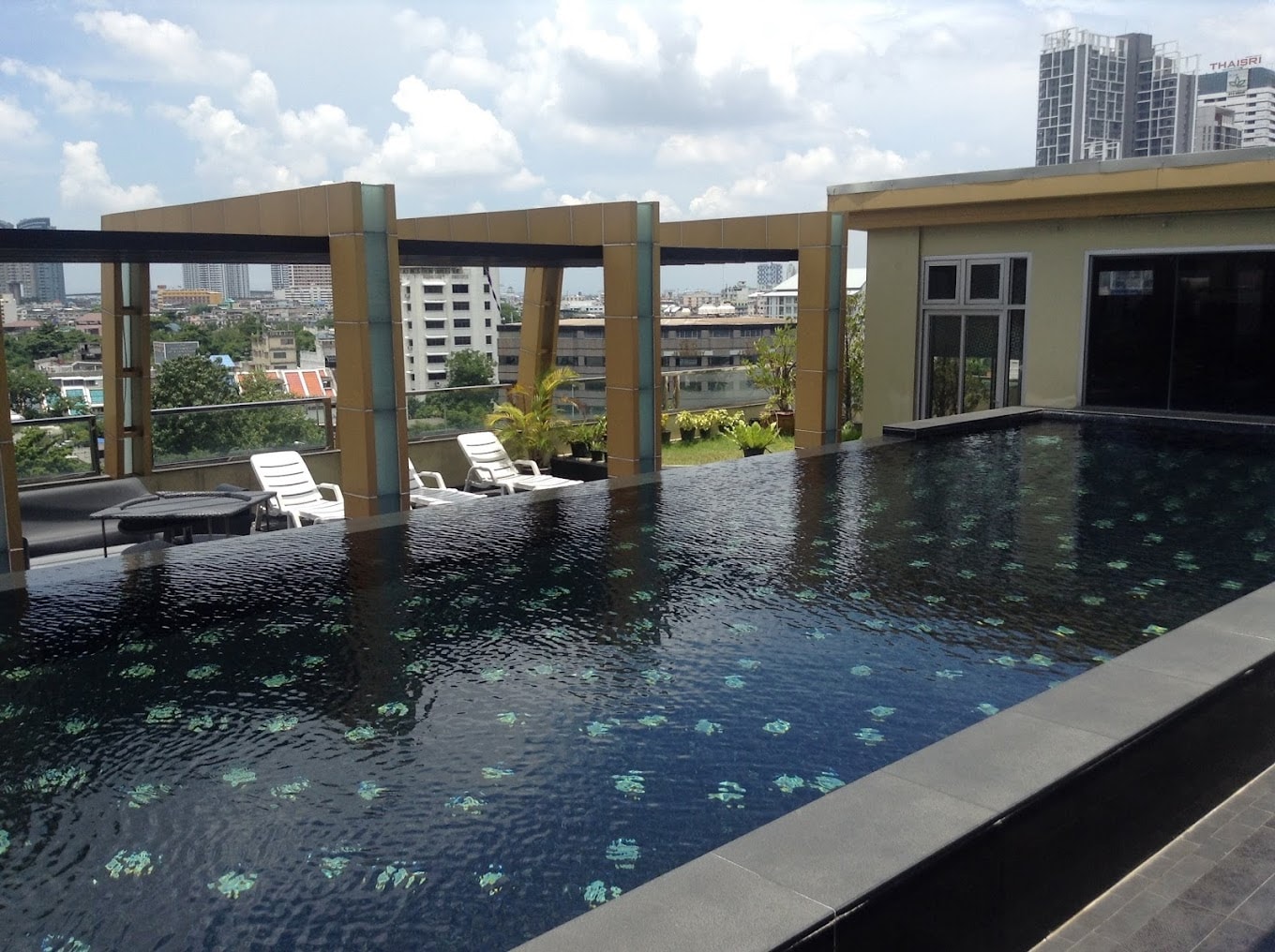 Palette Bella B All Suites Bangkok Hotel - Tap to explore photos