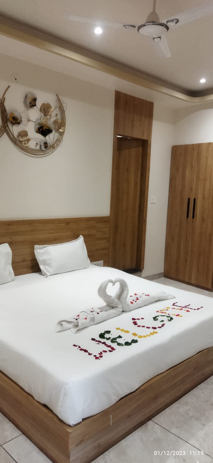 Hotel Rajshree - Tap to explore photos