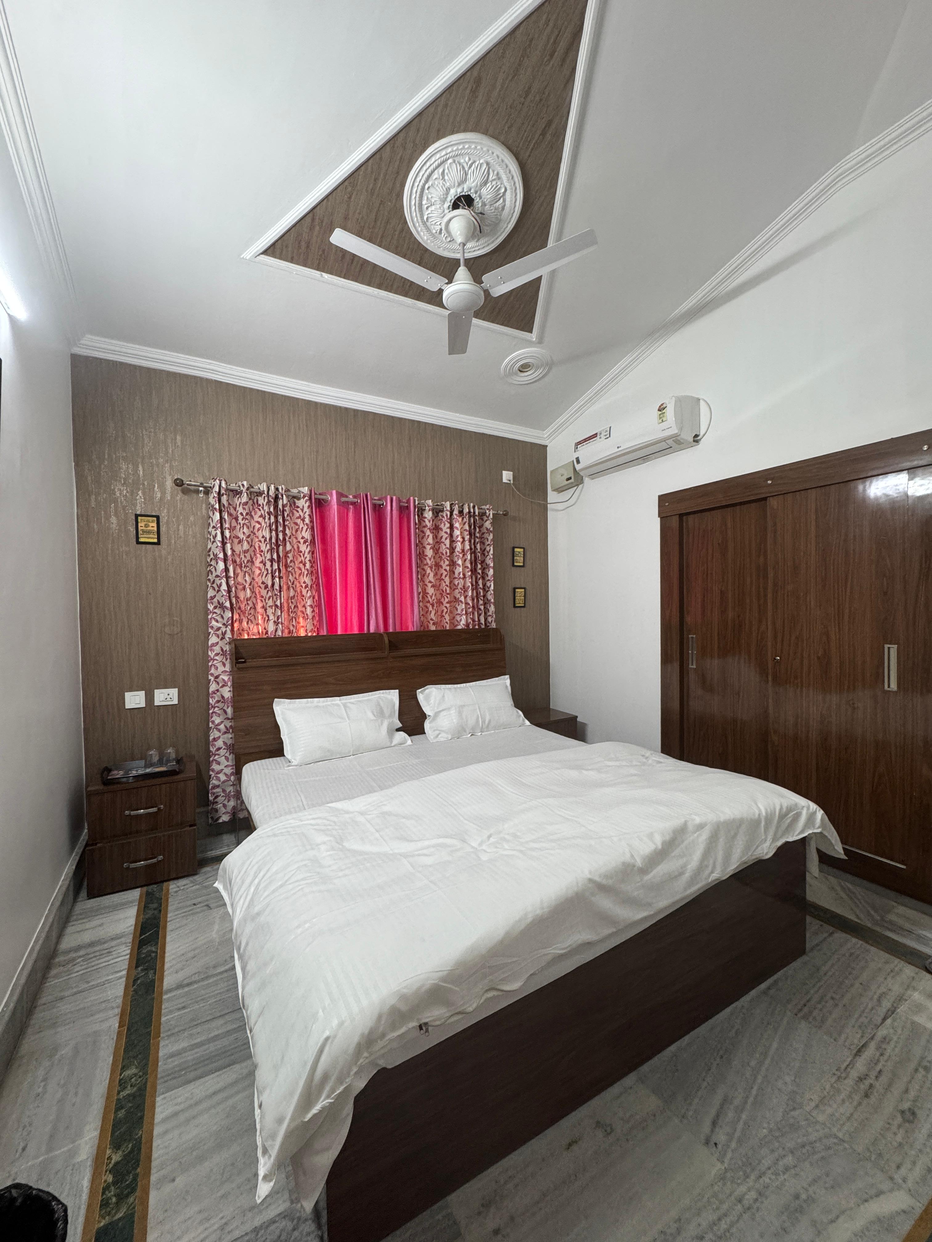 Vagary Indians Homestay - Tap to explore photos