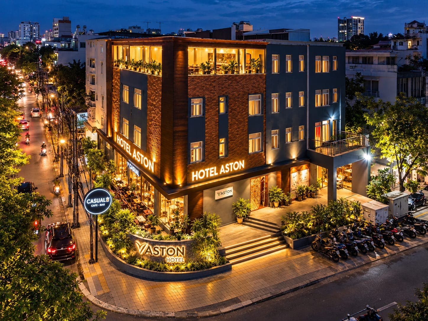 Hotel Aston - Tap to explore photos