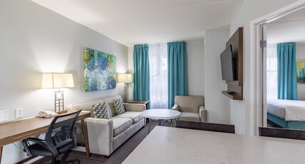 Staybridge Suites GUELPH, an IHG hotel Room Type - 1 Bedroom Suite 1 Queen