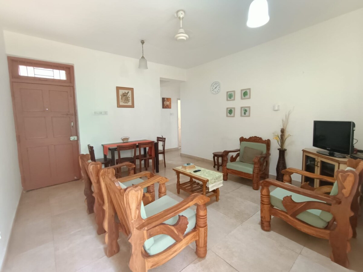 Cozy 2BHK Near Candolim Beach With AC WiFi UPS - Tap to explore photos