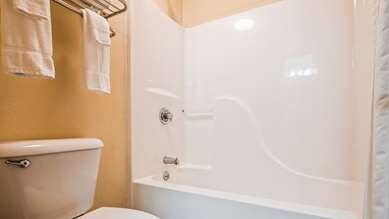 Best Western Muncie Room Type - 2 Double Beds, Non-Smoking, Work Desk, Microwave And Refrigerator, Full Breakfast