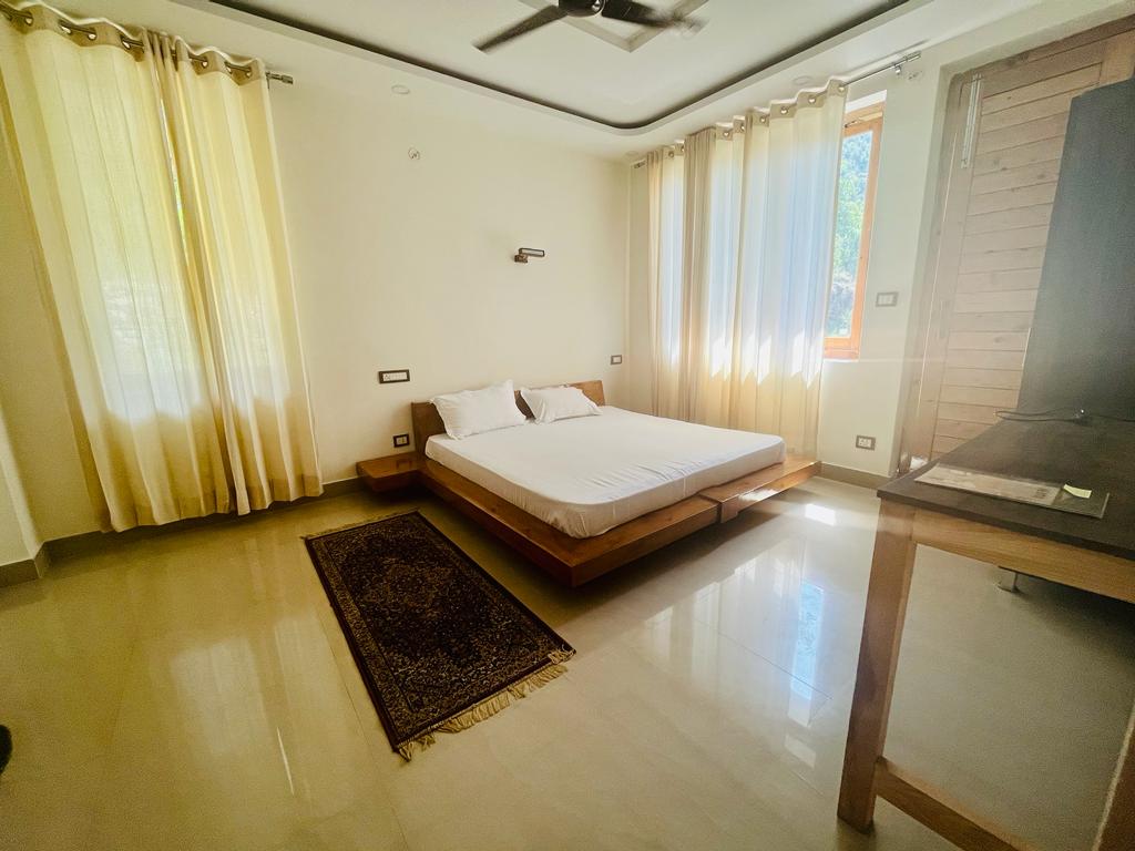 Madpackers Dharamkot Rooms|Dorms - Tap to explore photos