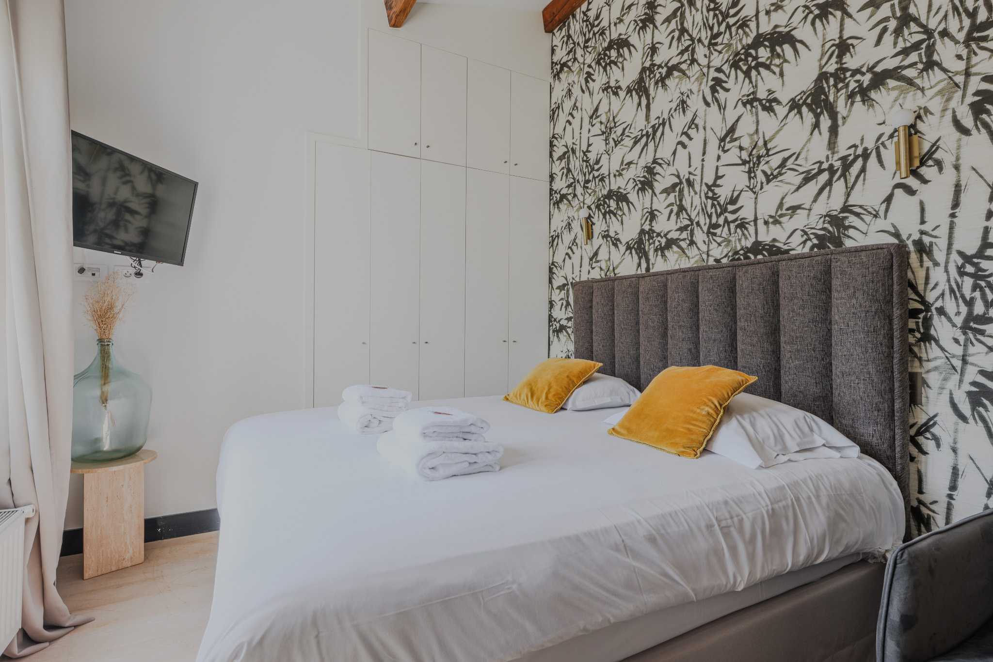 Charming Studio 2P Courcelles - Tap to explore photos