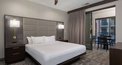 Hilton Promenade Branson Landing Room Type - 1 KING BED CONDO FOUNTNVW