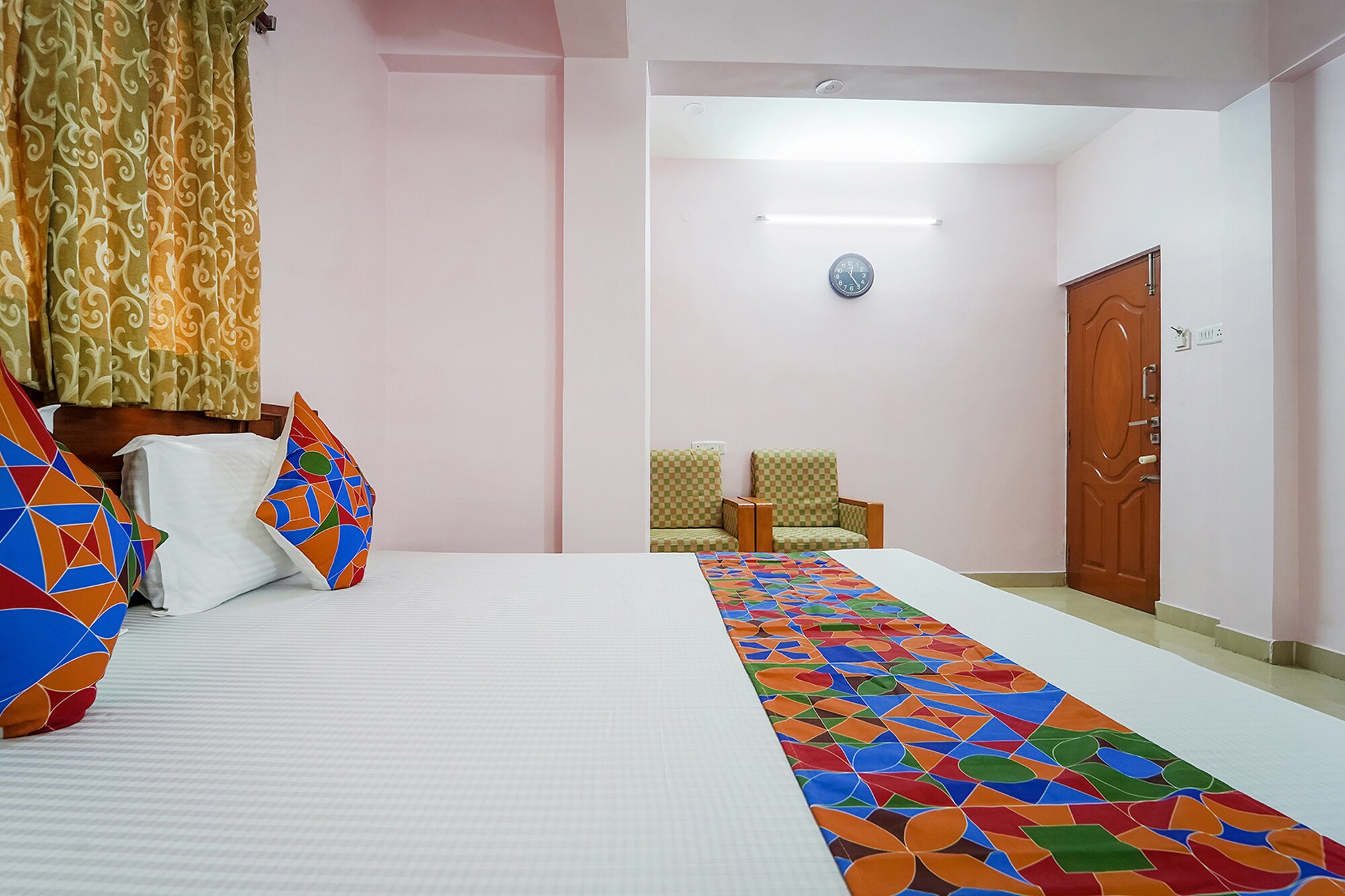 Via Terra - Tap to explore photos