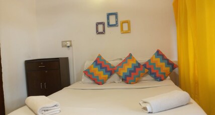 goSTOPS Lite Varanasi Room Type - Standard Private AC Room With Ensuite Bathroom