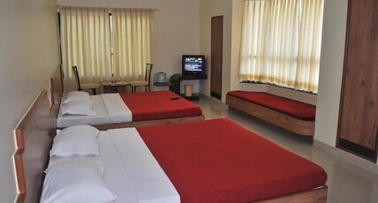 Hotel Kuber Inn Room Type - Family Room 5 Bedded Non AC