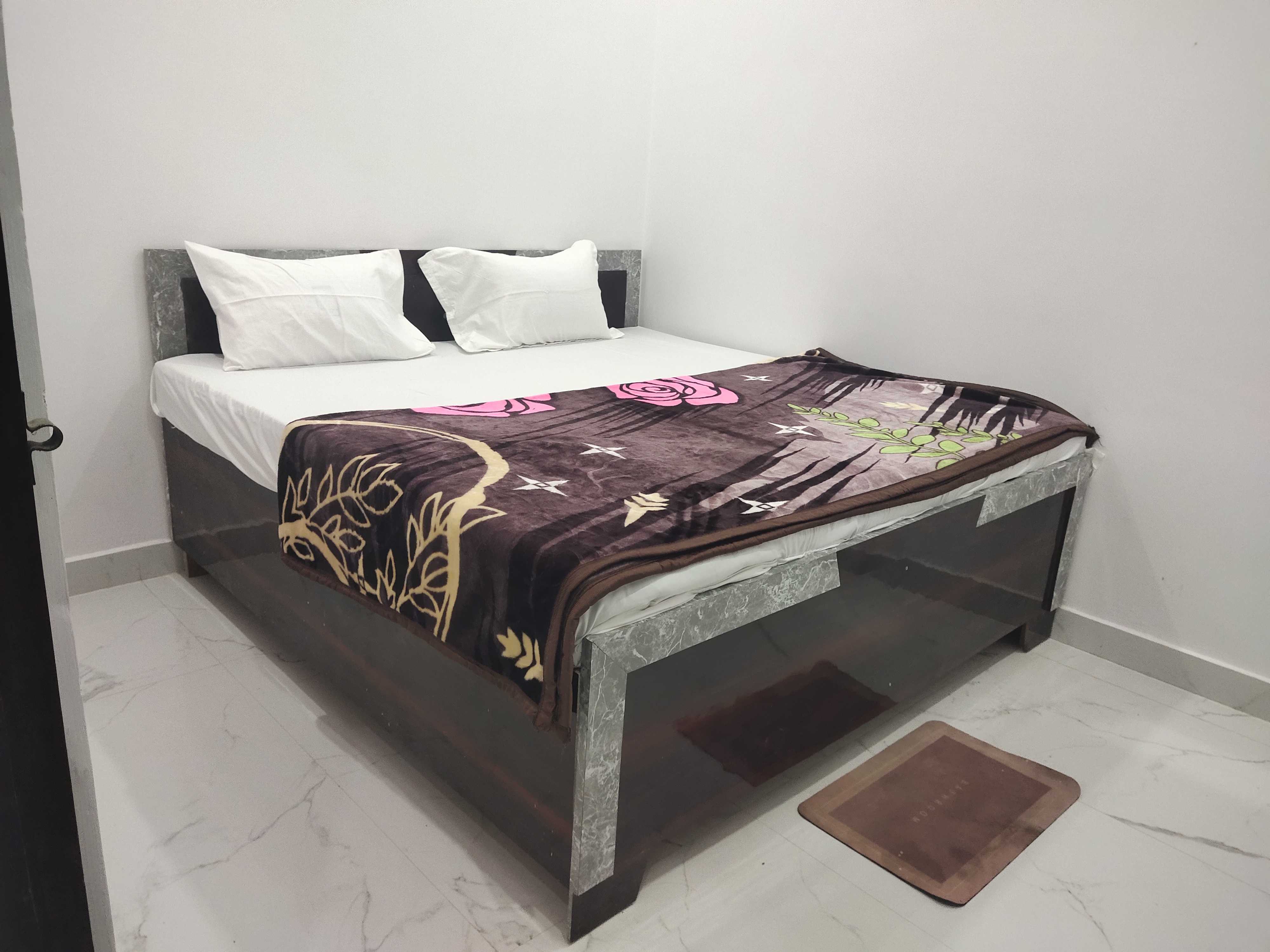 Hotel O Shyam Kripa - Tap to explore photos