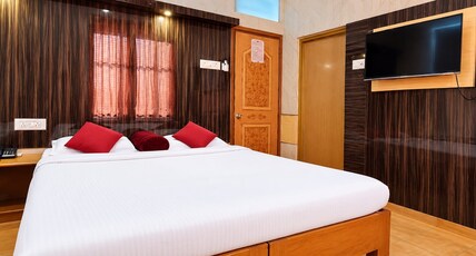 Hotel Brindavan Room Type - Deluxe Tripple Ac Room Hotel Brindavan Room Type - Deluxe Tripple Ac Room