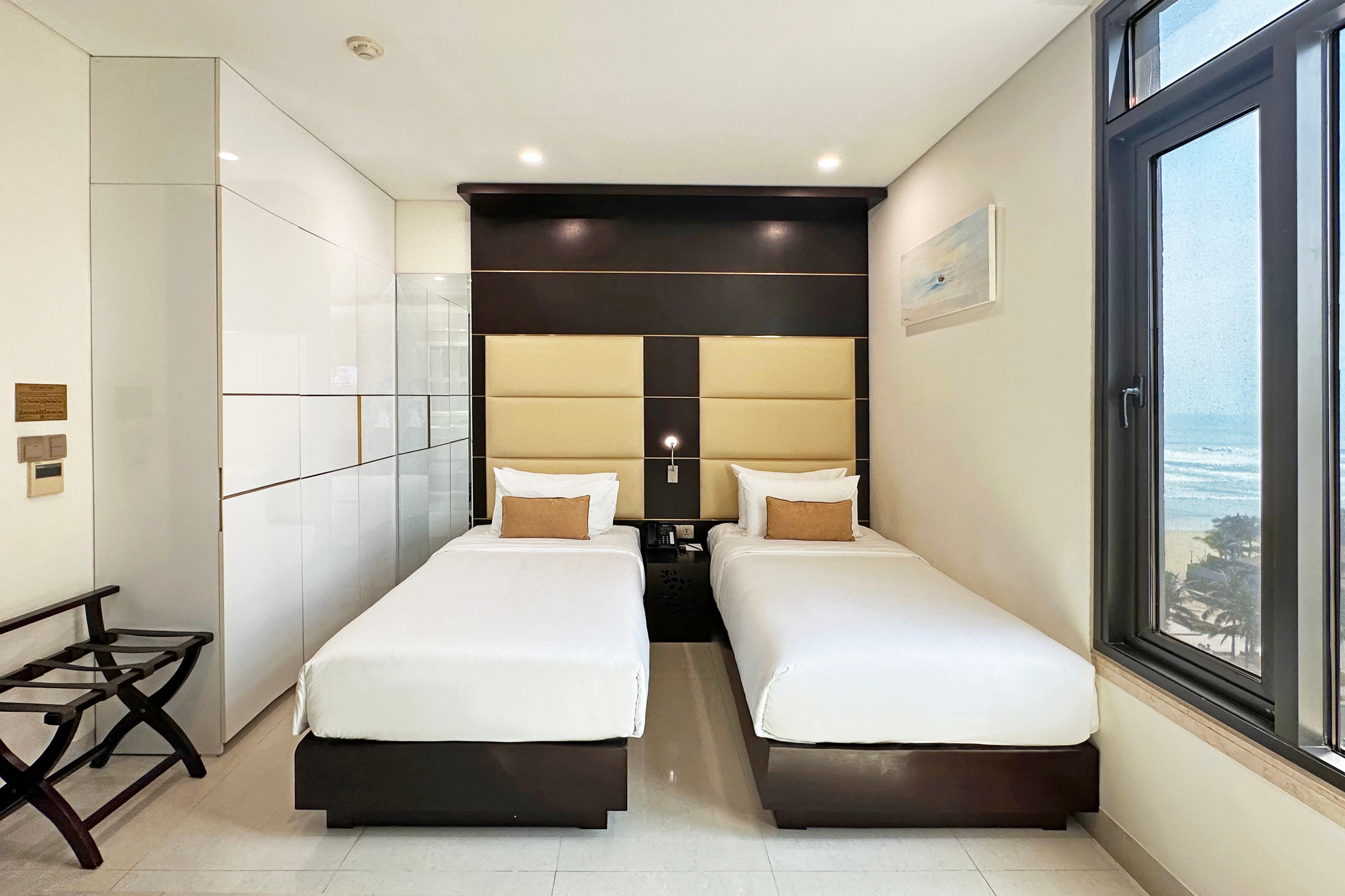 Holiday Beach Hotel Danang - Tap to explore photos