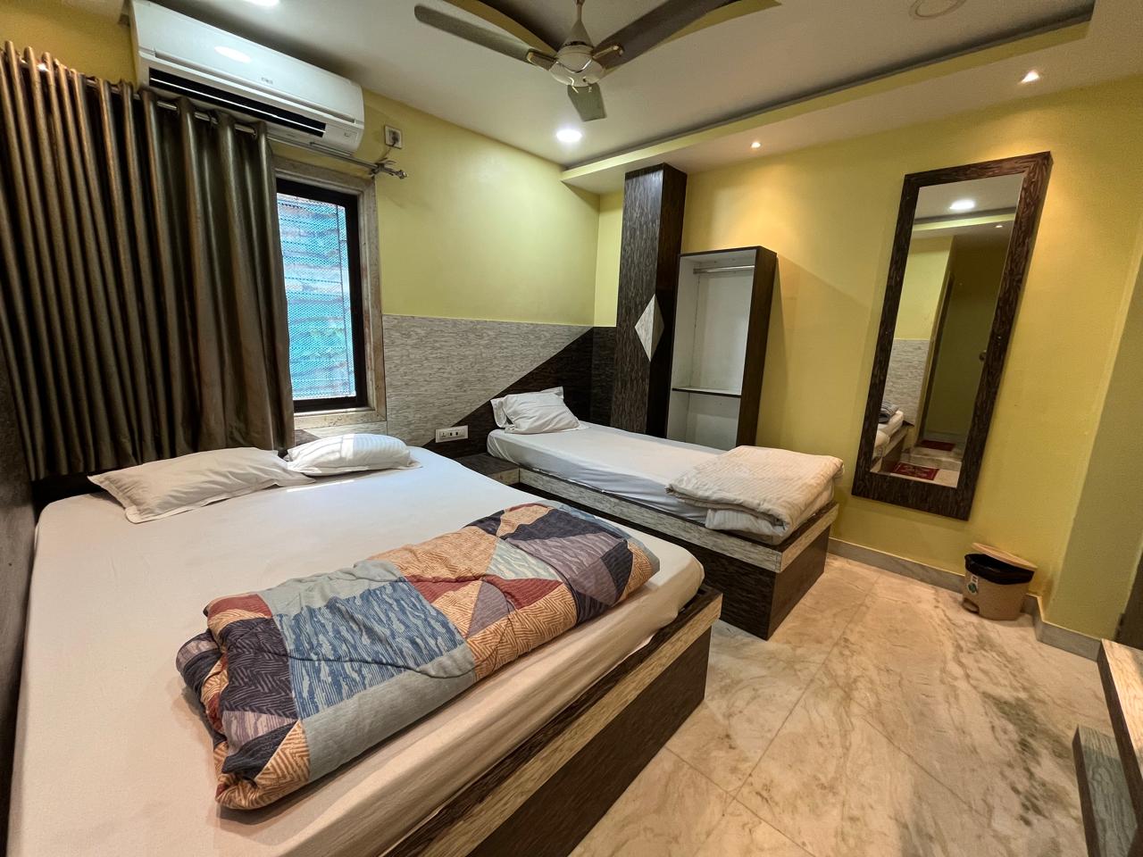 SIDRA GUEST HOUSE-PARK STREET - Tap to explore photos