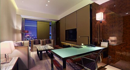 Hilton Guangzhou Tianhe Room Type - EXECUTIVE SUITE