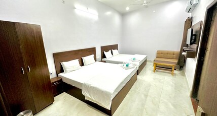 Raghuvar Inn Room Type - Family Room