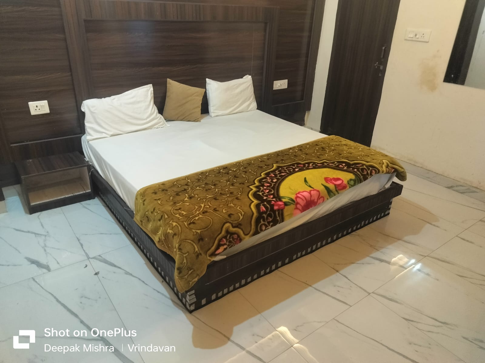 Hotel Shri Mohini Kunj Vindavan By HRG - Tap to explore photos