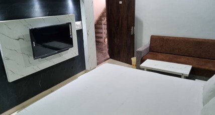 GOKUL HOTEL Room Type - Luxury Room - AC