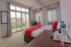OYO 135 Lost Garden Apartment and Guest House