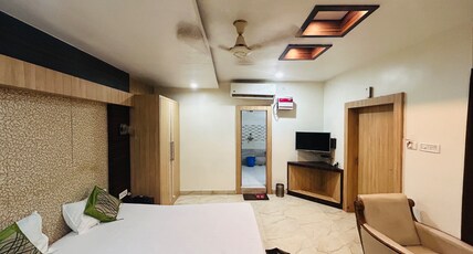 SPG HOTEL Room Type - Deluxe AC Room