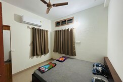 Spacious Family Home near Airport road Hubli