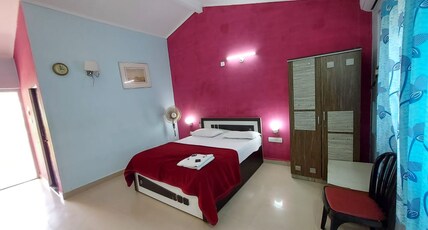 HOTEL PALMS Room Type - DELUXE DOUBLE BED AC ROOM