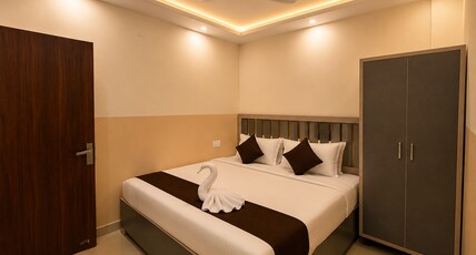 Hotel Silver Palace, Kanpur Room Type - Deluxe AC Room Couple Friendly