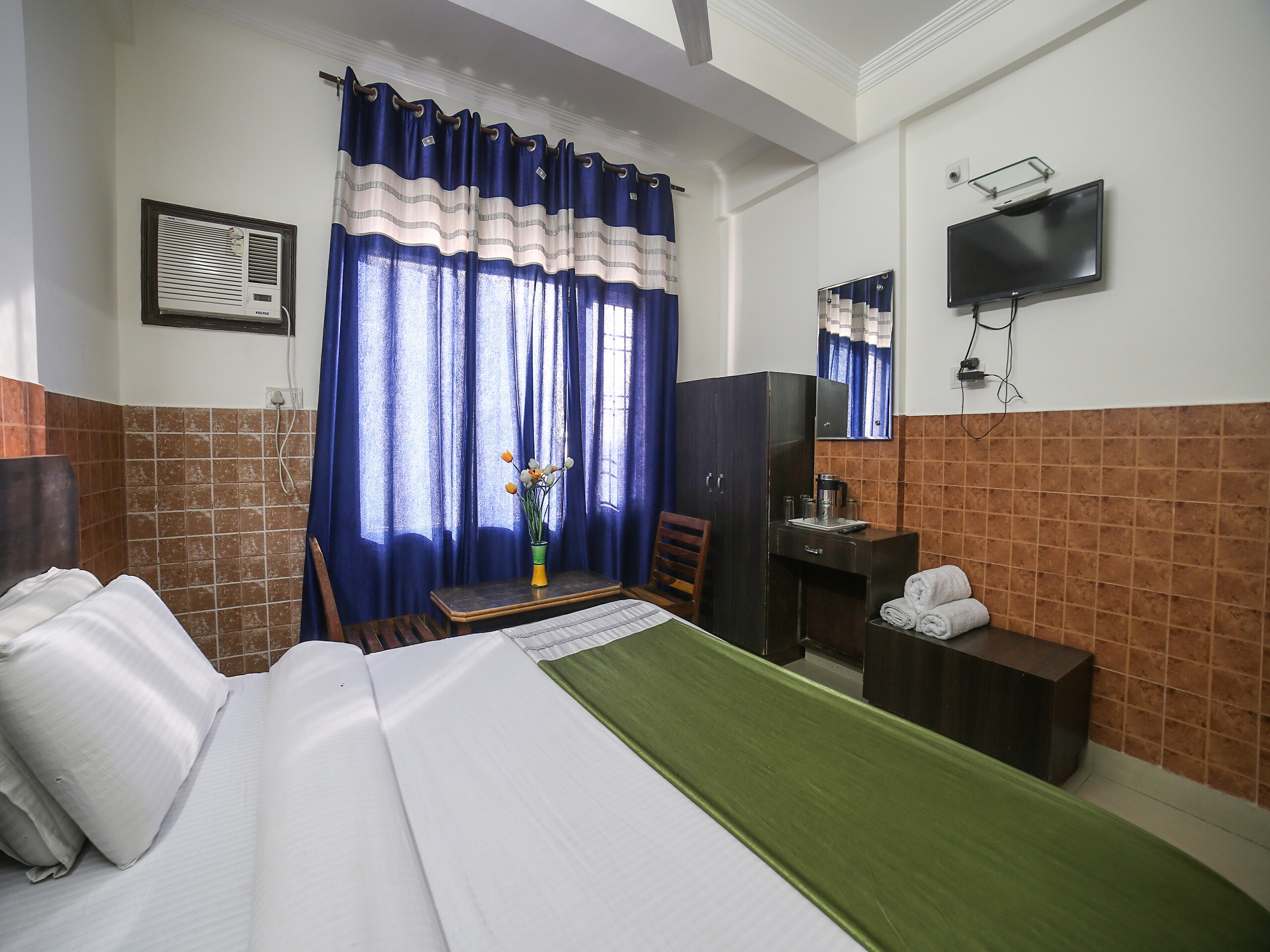 HOTEL TODAY - Tap to explore photos