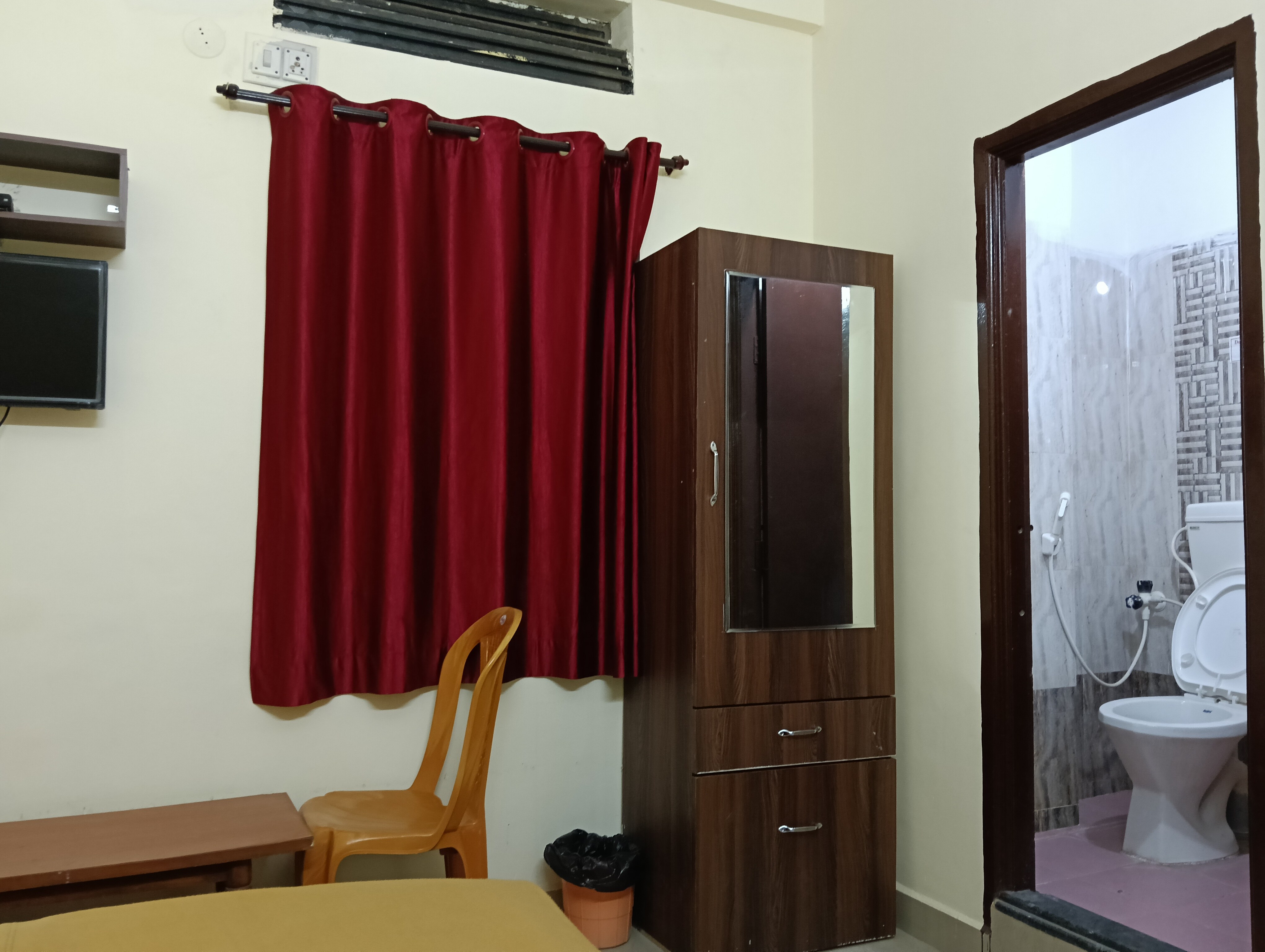 Hotel Sri Shakti Priya - Tap to explore photos
