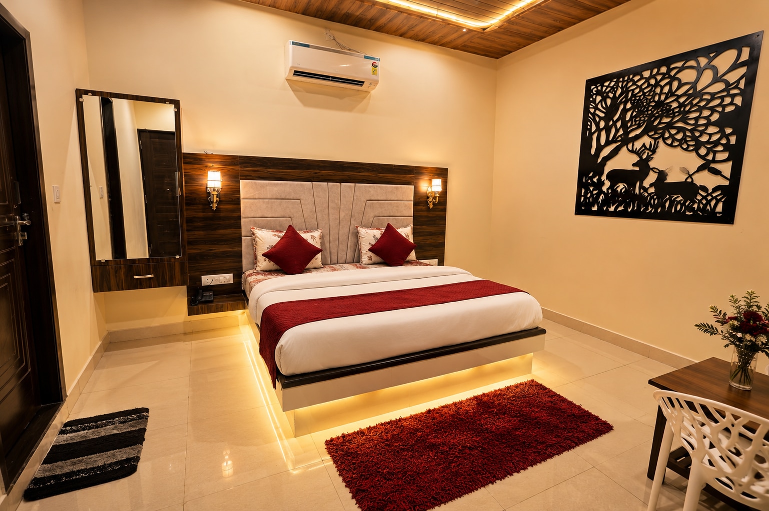 Darshan Luxury Villa - Tap to explore photos