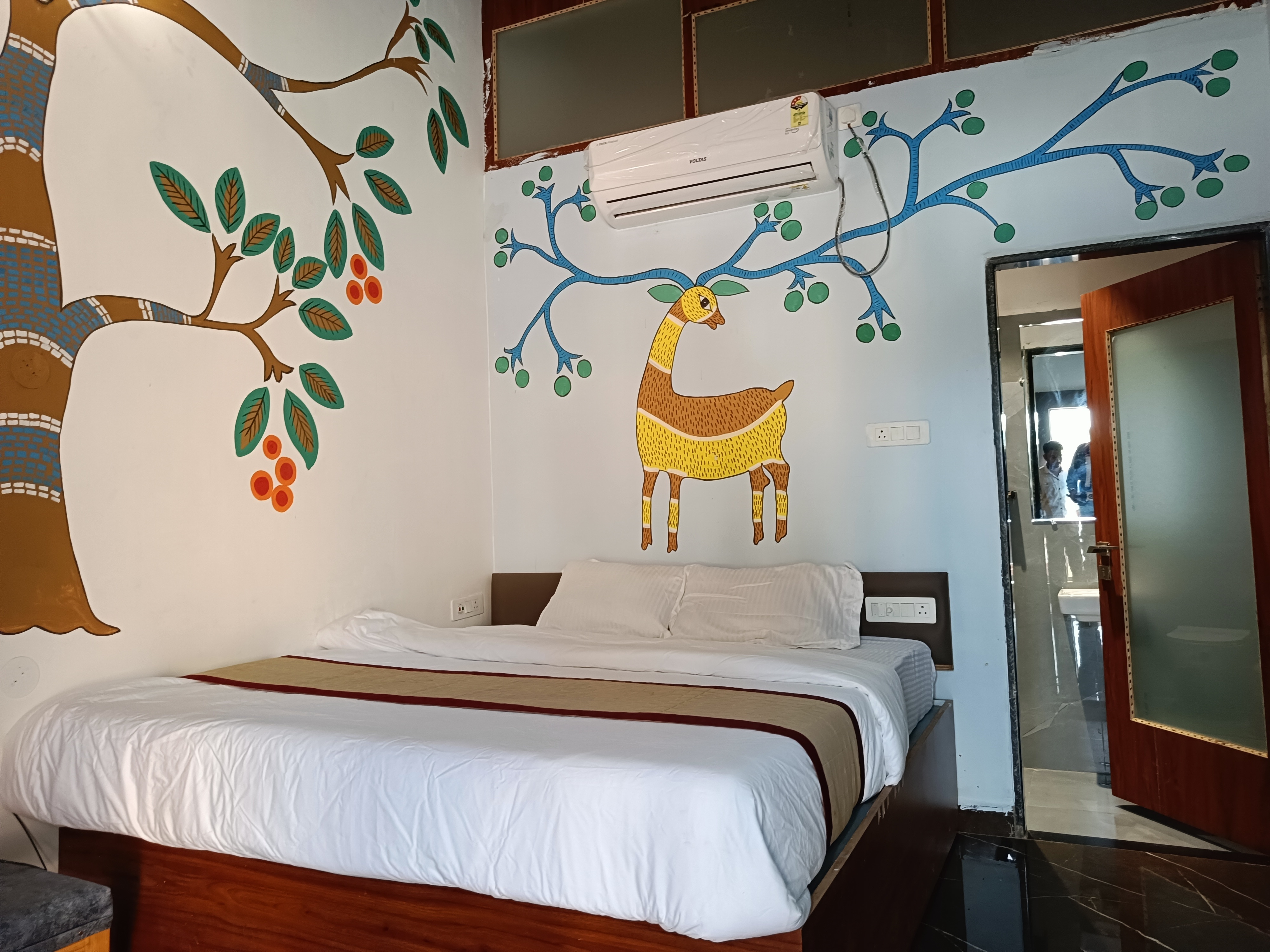 Kanha Heritage And Kanha Sehnai - Tap to explore photos