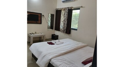 Green Leaf Mini Resort Room Type - Deluxe Room