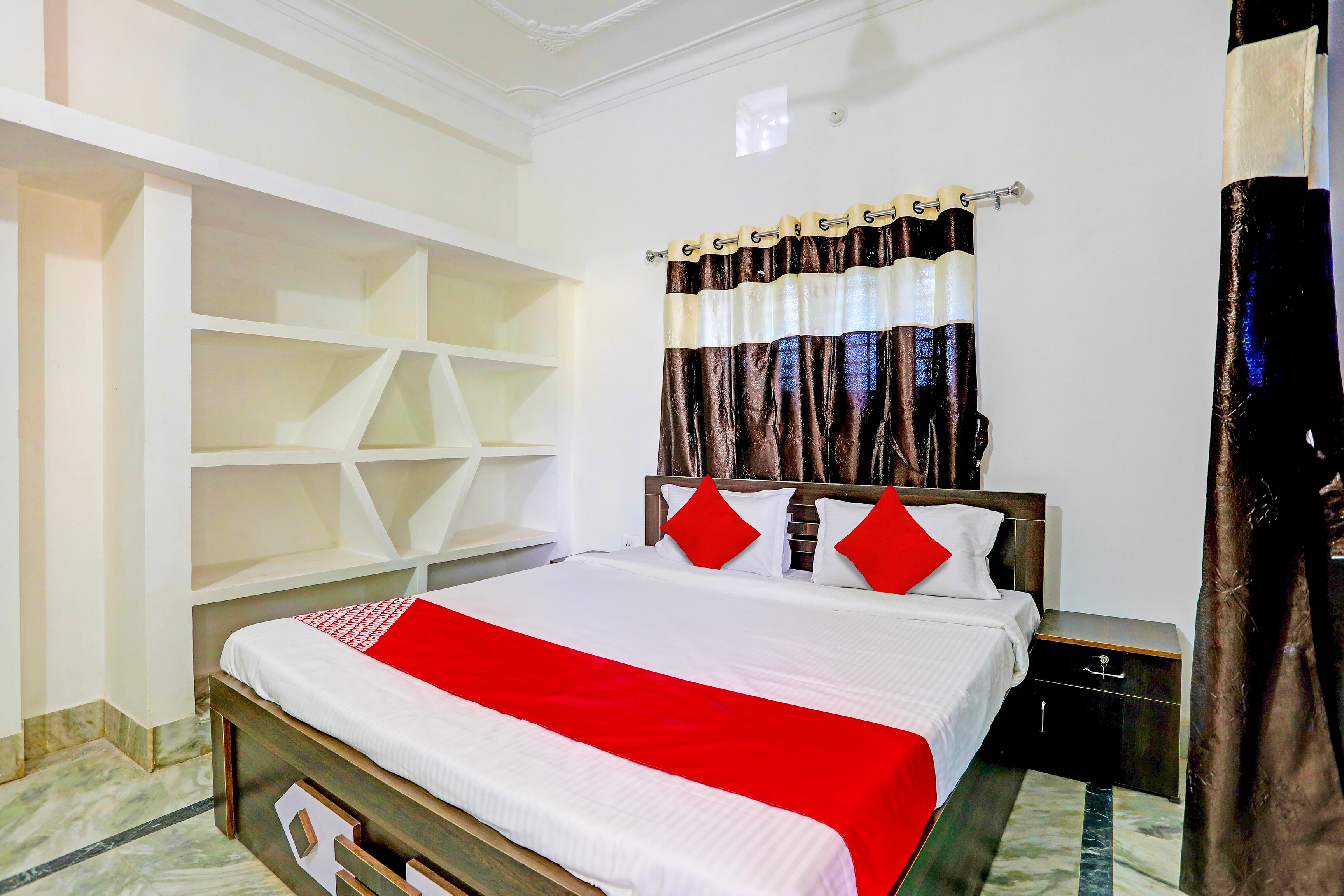 Hotel O Ganpati Guest House - Tap to explore photos