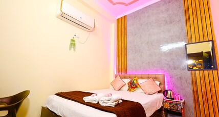 Sia Taj Hotel nearest Taj Mahal Agra Room Type - Deluxe Room Sia Taj Hotel nearest Taj Mahal Agra Room Type - Deluxe Room