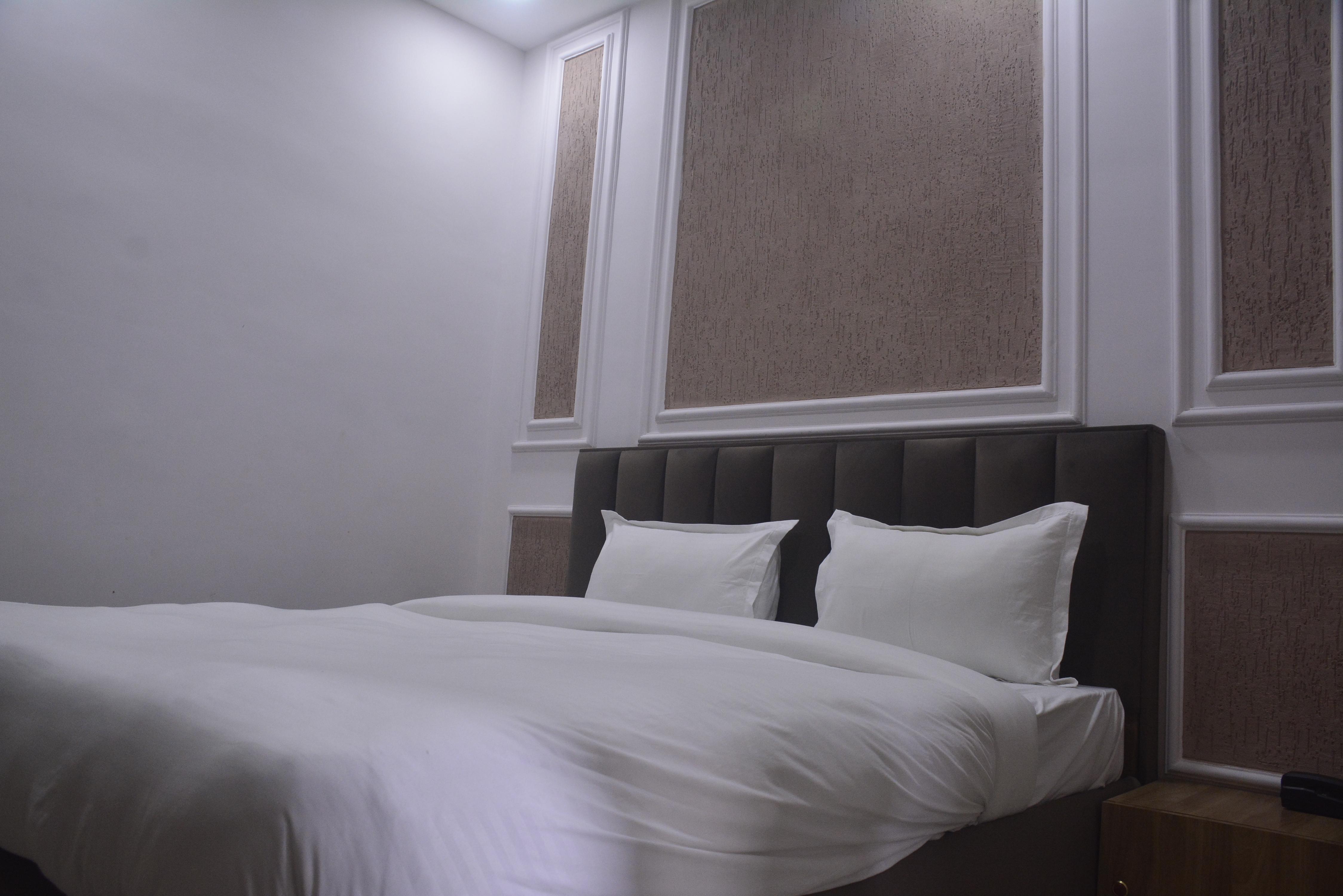 Hotel - The Ramayana - Tap to explore photos