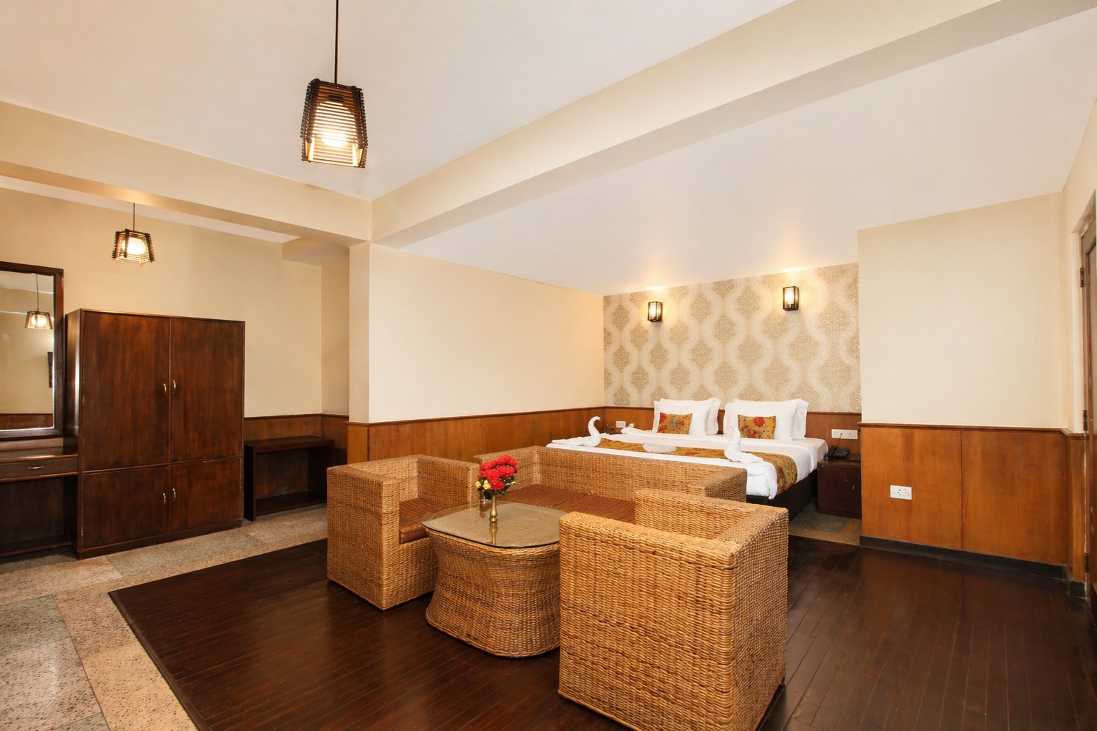 Boutique Hotel Delamere ( (2 min walk to MG Marg) - Tap to explore photos