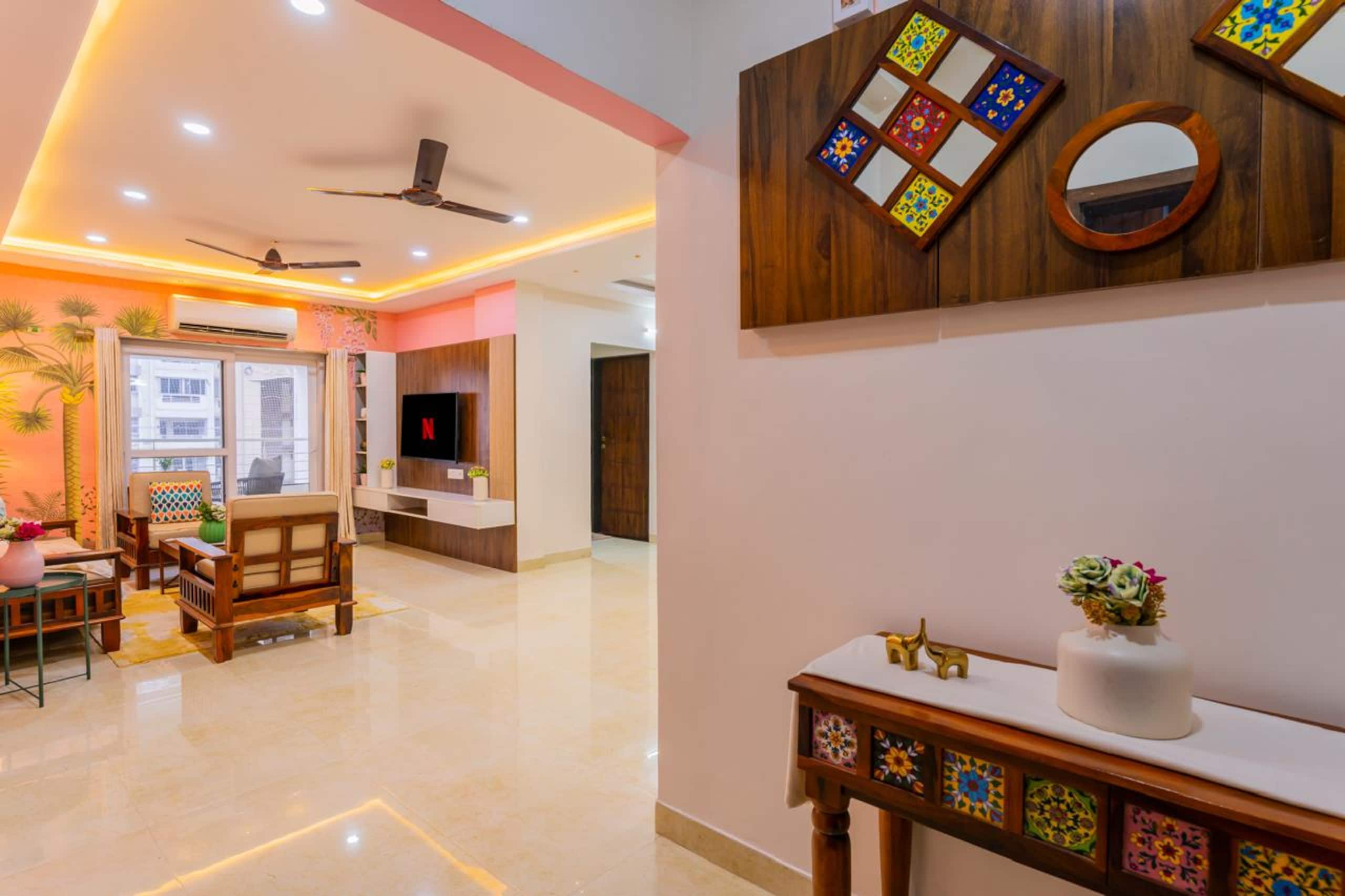 Vanya Abode Home With Parking - Tap to explore photos