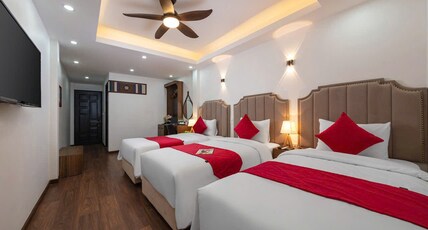 Hanoi Liliane Hotel and Travel Room Type - Deluxe Triple Room